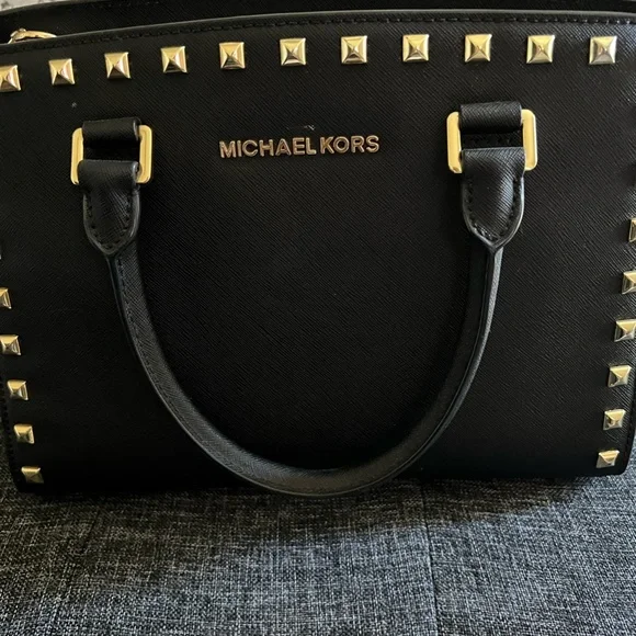 Michael Kors Selma Stud Bag - Picture 2 of 8